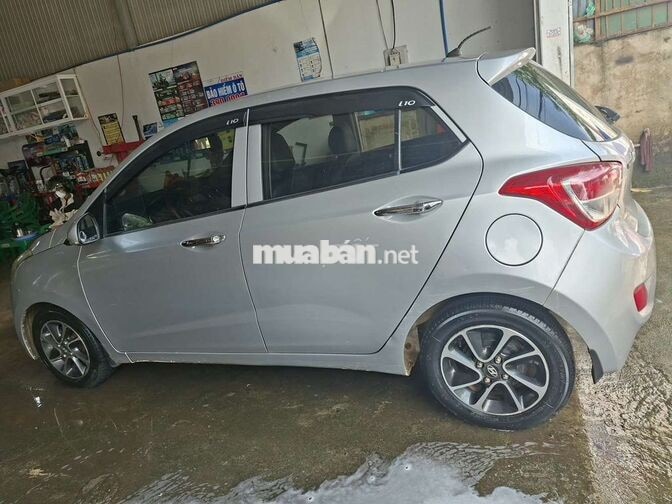 Hyundai Grand i10 2016 Hatchback Bạc