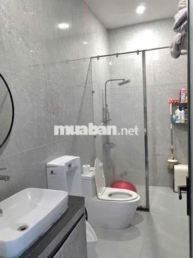 153✨ 🏡 CHO THUÊ NHÀ 3 TẦNG CÓ HỒ BƠI TRONG NHÀ