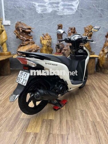 Honda Vision dàn áo liền lạc, máy móc bao êm