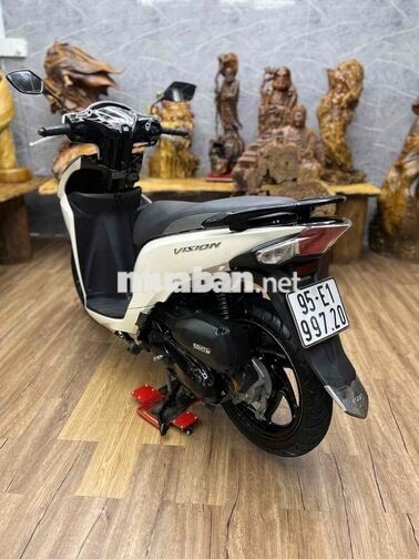Honda Vision dàn áo liền lạc, máy móc bao êm