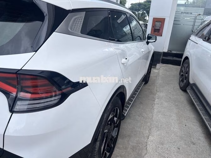 Kia Sportage Premium Trắng 21426 km