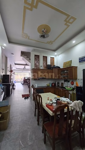 Nhà phố 3 tầng, mặt tiền đường lớn