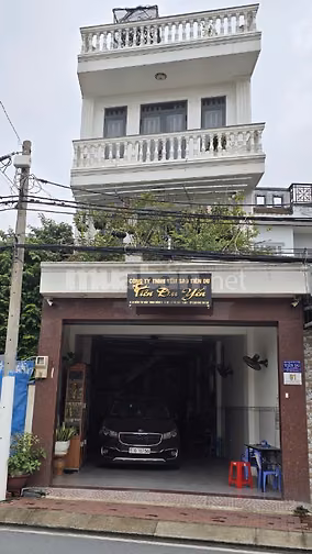 Nhà phố 3 tầng, mặt tiền đường lớn