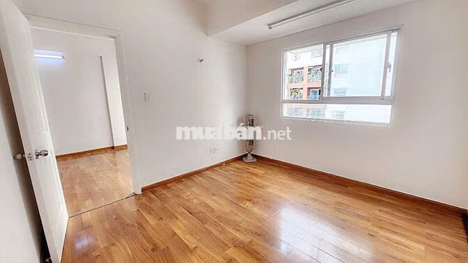 Bán căn ban công Ehome 3, nhà trống 2PN, 2WC, block A8, giá 2,76 tỷ