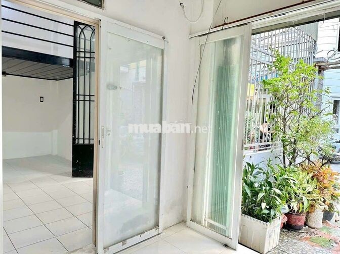 Chịn chủ cho thuê 2 căn nhà giá chỉ 14 triệu xe tải đậu cửa 