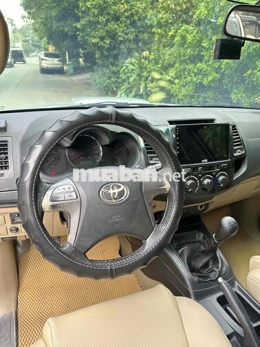Toyota Fortuner 2015 Máy dầu Số sàn Bạc