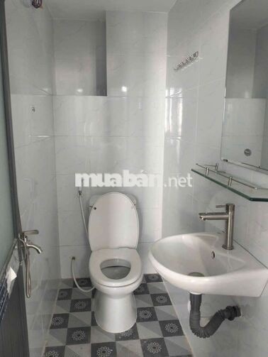 Gần Phú mỹ hưng-Nữ 1 người/phòng