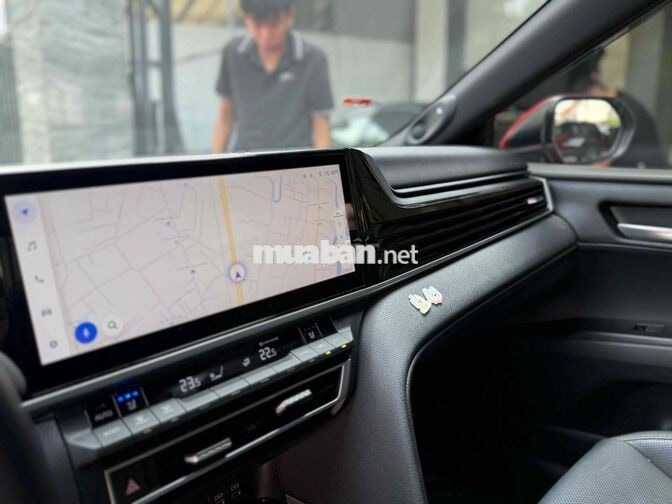 Toyota Camry 2.5Q HEV TOP 2025 lướt giá còn bớt
