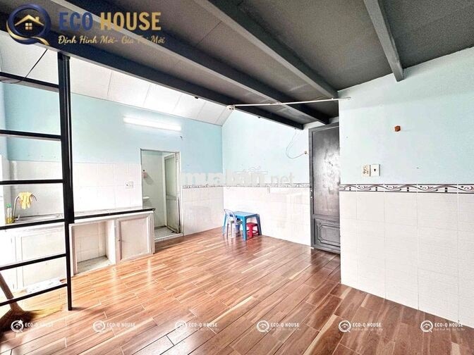 2 Không Gian Ngủ 1 Phòng Gác 1 Phòng Studio Ngay Công KCN Tân Bình