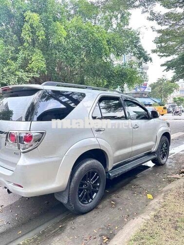 Toyota Fortuner 2015 Máy dầu Số sàn Bạc