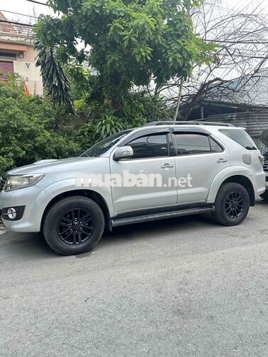 Toyota Fortuner 2015 Máy dầu Số sàn Bạc
