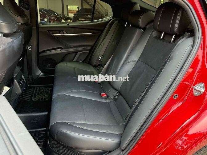 Toyota Camry 2.5Q HEV TOP 2025 lướt giá còn bớt