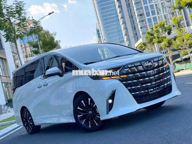 🐦‍🔥 TOYOTA ALPHARD 2025 (Like New)
