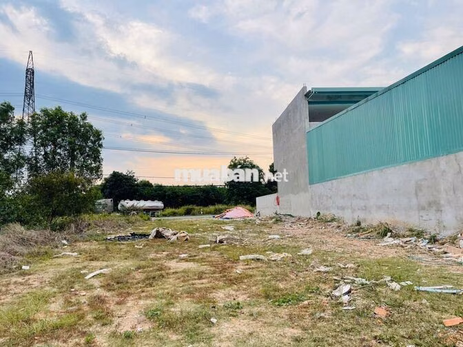 Bán gấp 300m2 đường nhựa 32m Ngay Mỹ Phước Tân Vạn Sau KCN Mỹ Phước2,3