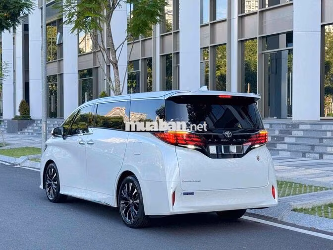 🐦‍🔥 TOYOTA ALPHARD 2025 (Like New)
