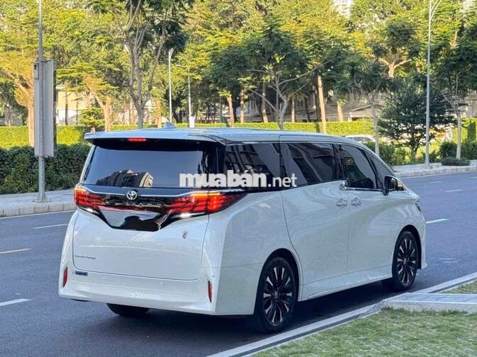 🐦‍🔥 TOYOTA ALPHARD 2025 (Like New)