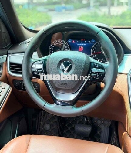 VinFast Lux SA 2.0 Turbo Premium 2019 Đỏ 7 chỗ