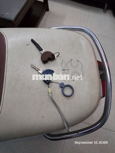 Vespa LX 125ie trắng, phiên bản đặt biệt trái táo