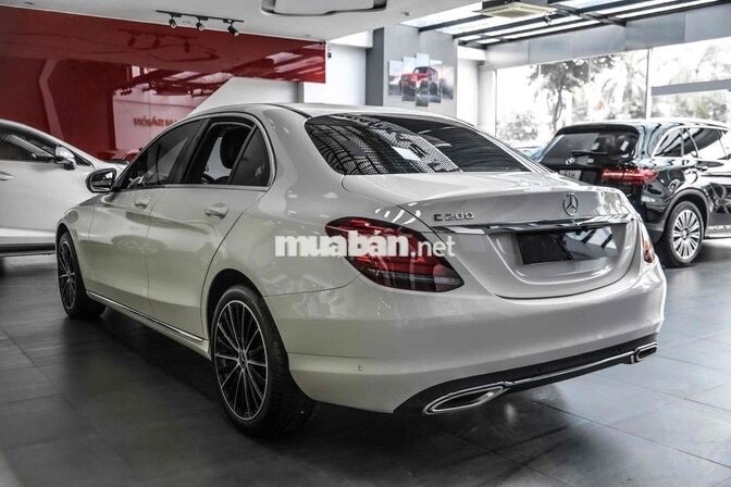 Mercedes C200 Exclusive 2020 Trắng 31.000 miles