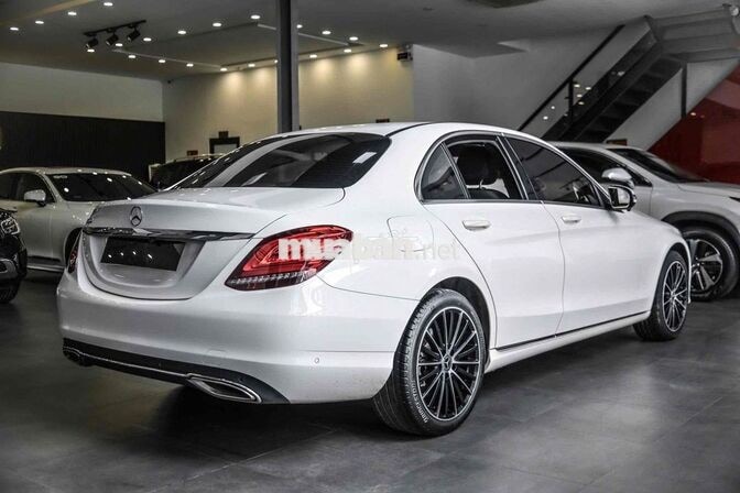 Mercedes C200 Exclusive 2020 Trắng 31.000 miles