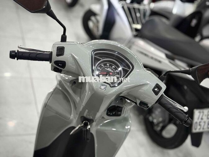 Vision 2022 Bánh Lớn chính chủ ký ( Hỗ trợ GÓP )