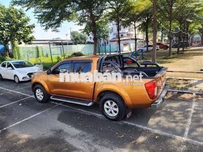 Nissan Navara 2016 1 cầu số tự động Vàng đồng