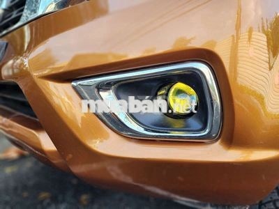 Nissan Navara 2016 1 cầu số tự động Vàng đồng