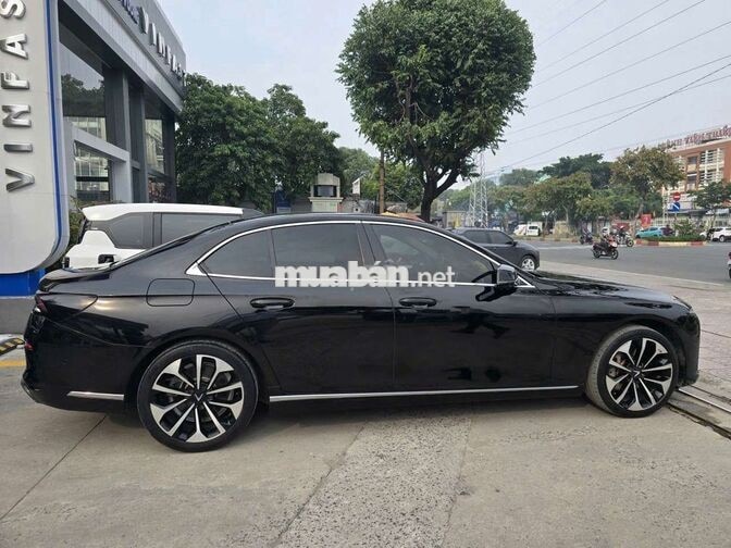 Vinfast Lux A 2.0 Tubor Cao Cấp Premium 2020 Đen