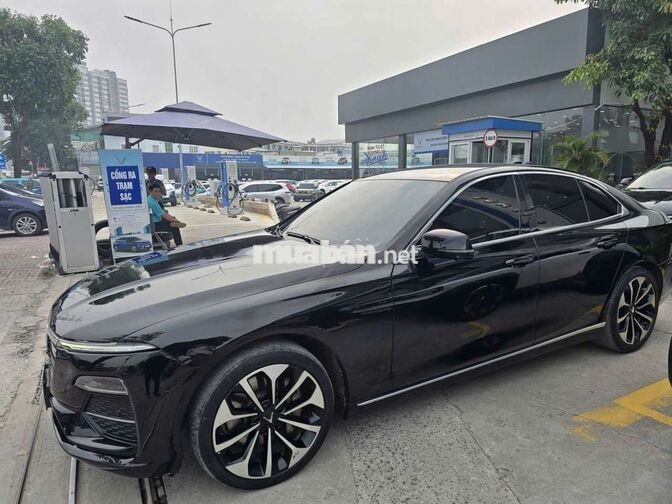 Vinfast Lux A 2.0 Tubor Cao Cấp Premium 2020 Đen
