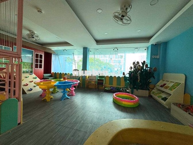 Cho thuê mặt bằng văn phong cộng hoà