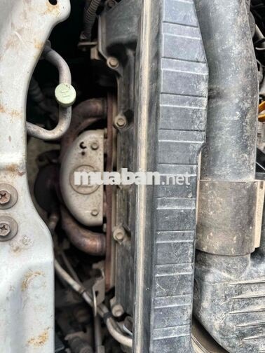 Suzuki Ertiga 7 chỗ màu Bạc