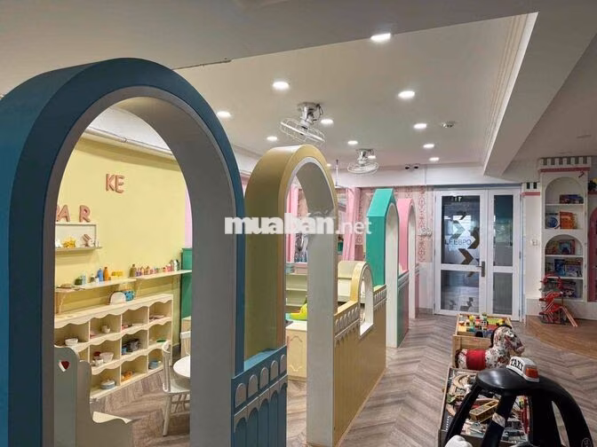 Cho thuê mặt bằng văn phong cộng hoà