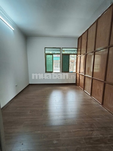 Cho thuê nhà số phố Trần Cao Vân, Hai Bà Trưng, HN, 30 m2x4 tầng