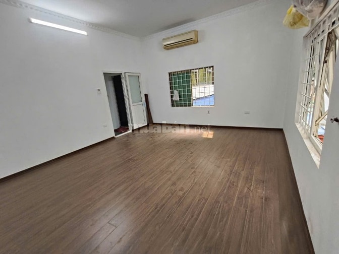 Cho thuê nhà số phố Trần Cao Vân, Hai Bà Trưng, HN, 30 m2x4 tầng