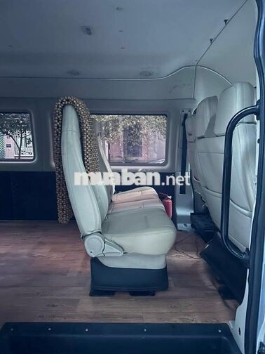 Ford Transit model 2017 tải van 06 chỗ 940kg