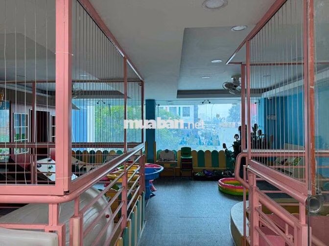 Cho thuê mặt bằng văn phong cộng hoà
