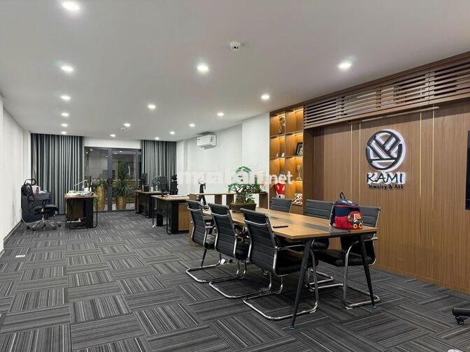 Cho thuê nhà ngõ 155 Nguyễn Khang, Dt 80m2 x 2 tầng có hầm để xe