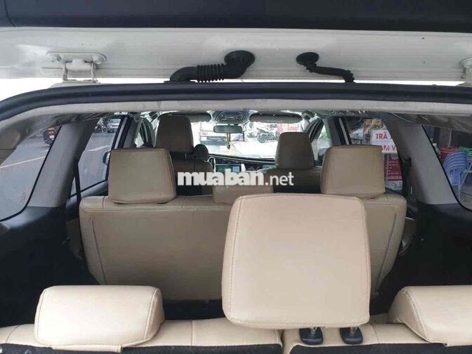 Toyota Innova Venturer 2018 Trắng