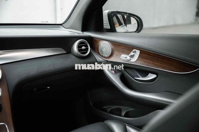 Mercedes-Benz GLC200 4Matic 2022 Trắng