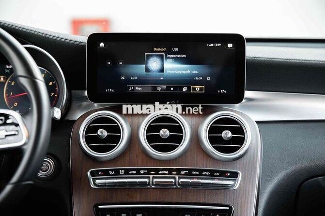 Mercedes-Benz GLC200 4Matic 2022 Trắng