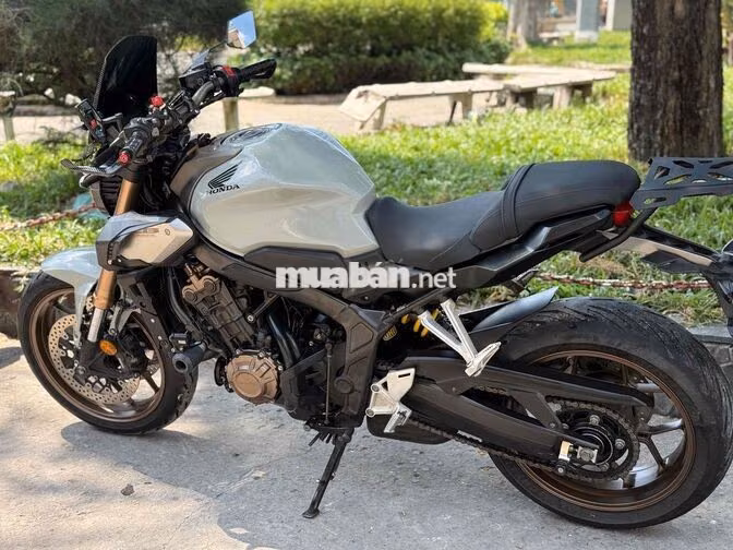 Honda CB650R 2021 zin đẹp , bstp chính chủ