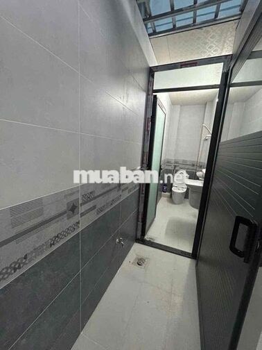 Cho thuê nhà mới rộng rãi: 1 trệt, 1 lầu, 5,3mx15m, kinh doanh và ở.