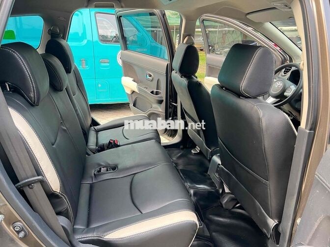 Toyota Rush 7 chỗ Số tự động Nâu