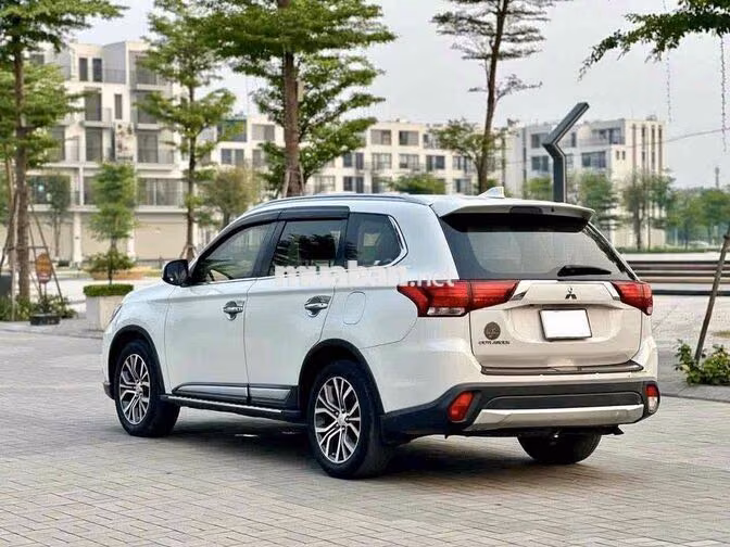 Mitsubishi Outlander, xe gia đình đi giữ gìn