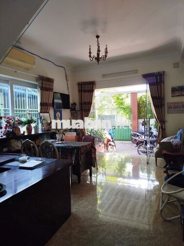 Phòng cho thuê độc thân, không hút thuốc, thích yên tĩnh.