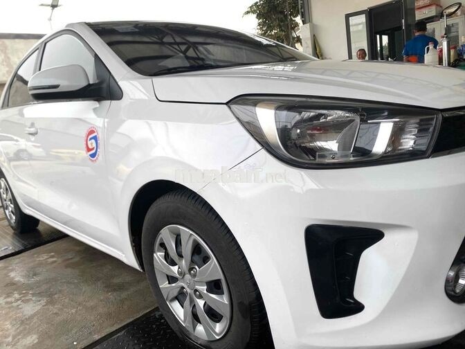 Kia Soluto 1.4 MT 2022, logo mới