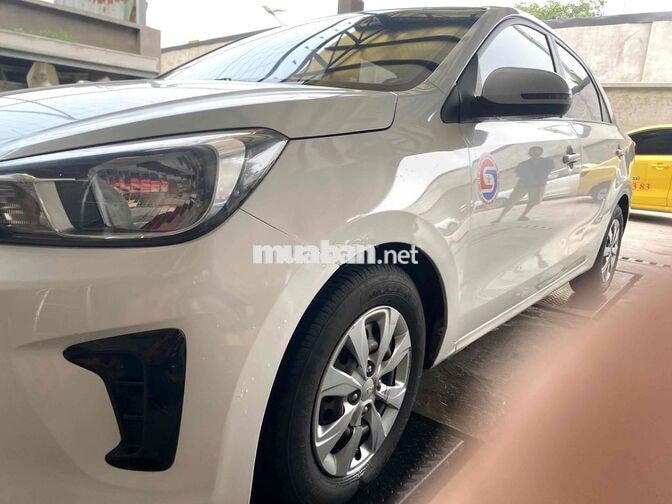 Kia Soluto 1.4 MT 2022, logo mới