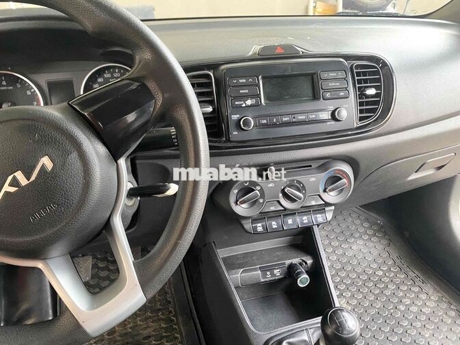 Kia Soluto 1.4 MT 2022, logo mới