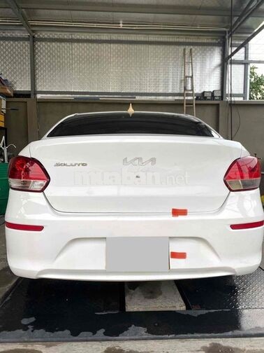 Kia Soluto 1.4 MT 2022, logo mới
