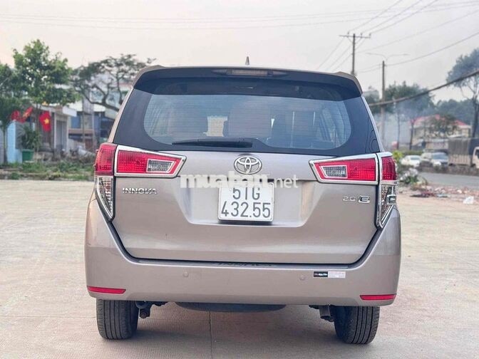 Toyota Innova 2017 7 chỗ số sàn Nâu
